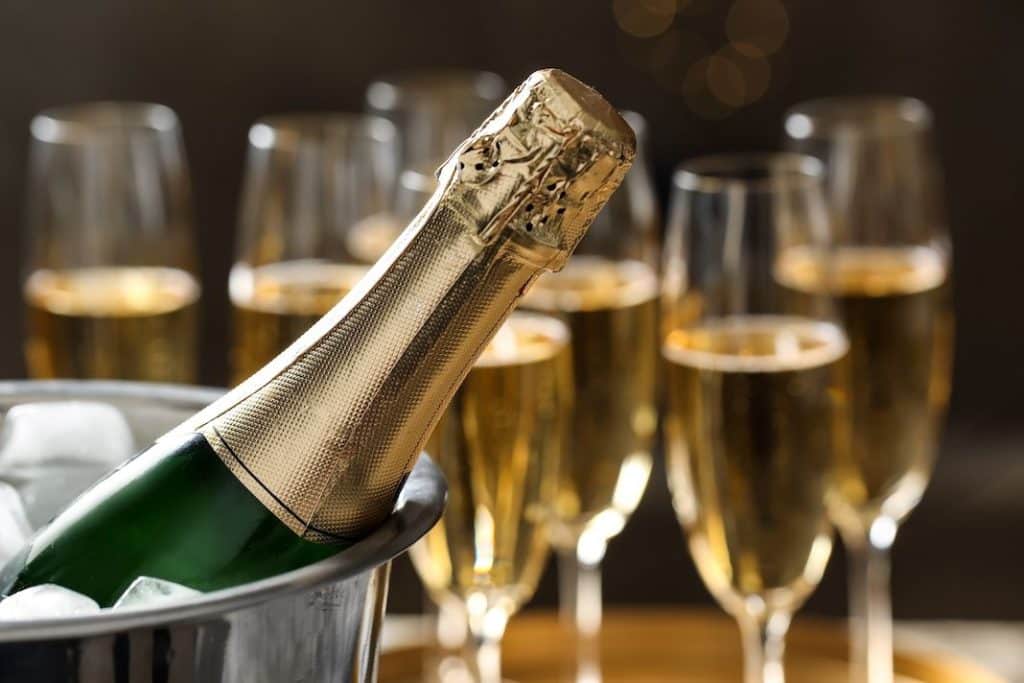 Le Star Bubbles lance le champagne en canette.