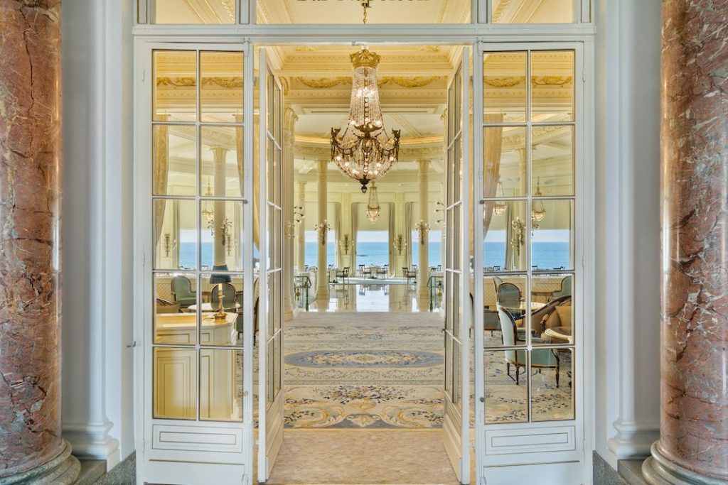 L'Hotel la Rotonde de Biarritz.