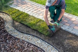 Rostaing propose un gant de jardin protecteur.