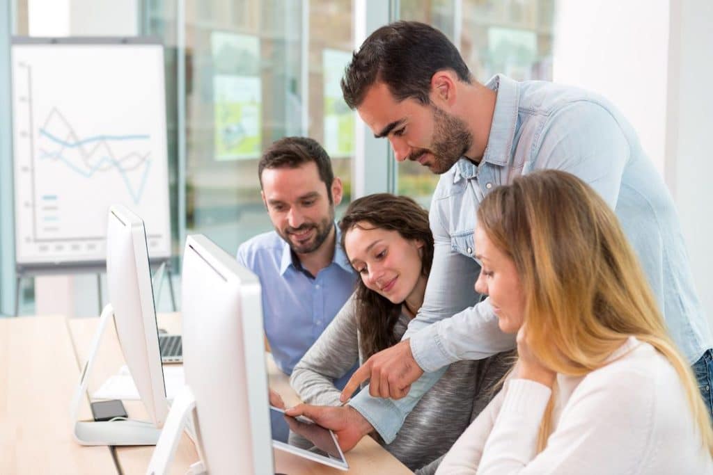 Impact partners accompagnent les quartiers populaires vers l'emploi.