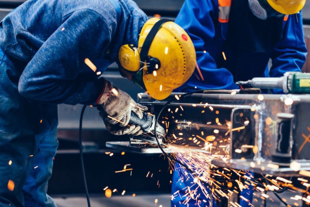 Laserhub, la plateforme en ligne pour commander vite et bien des pièces métalliques sur-mesure.