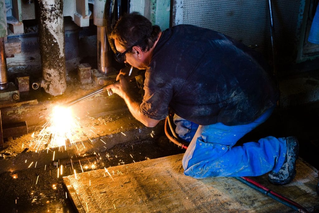 La chaudronnerie cognaçaise inaugure son nouvel atelier de fabrication de cuves inox.