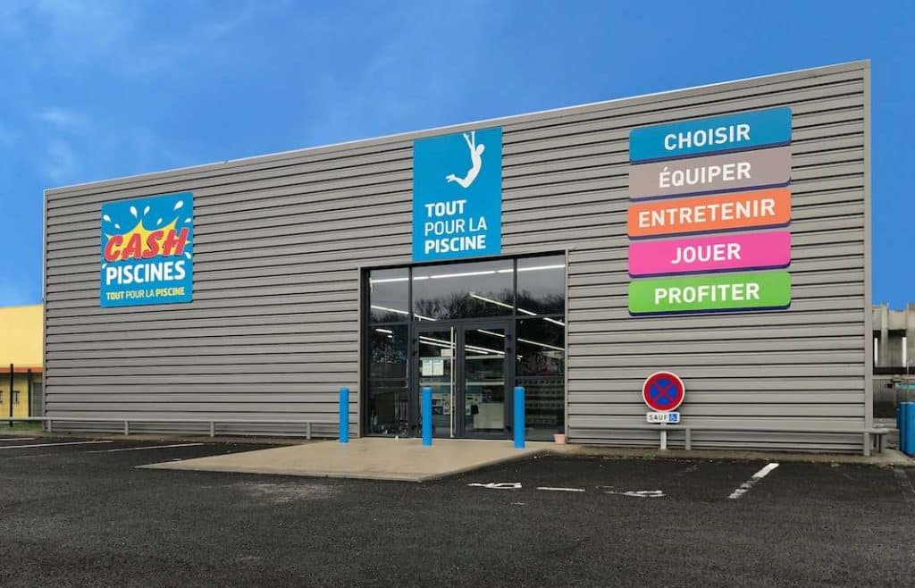 Cash Piscines assoit sa position de leader en France et en Europe.