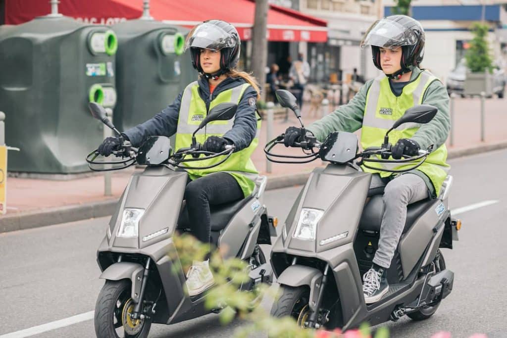 Les auto-écoles CER et Pink Mobility officialisent leur partenariat