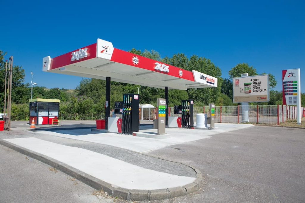 Une carte Intermarché, Netto et Edenred valable dans 5 200 stations-services