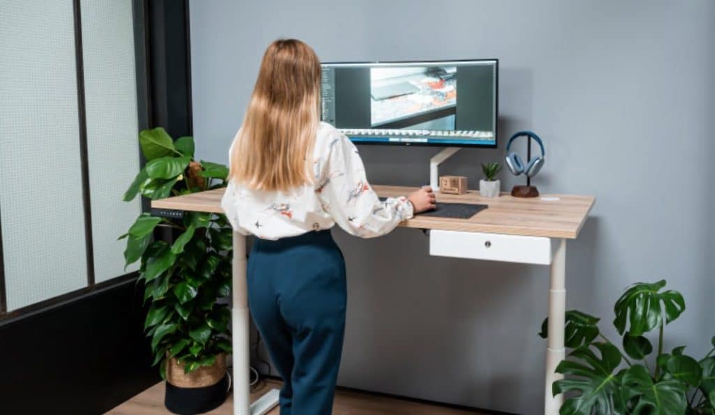 Up & Desk, la start-up qui rend accessible les bureaux assis-debout motorisés