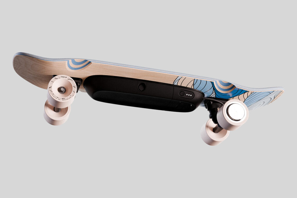 Liquid Skateboard : le skate électrique sans télécommande