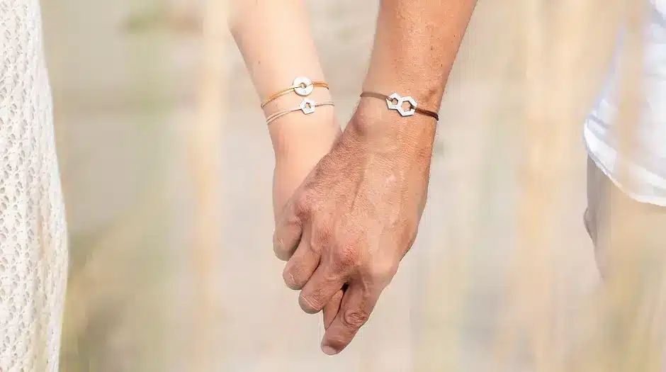 Deux Brins : un bijou pour conserver l’ADN de vos proches