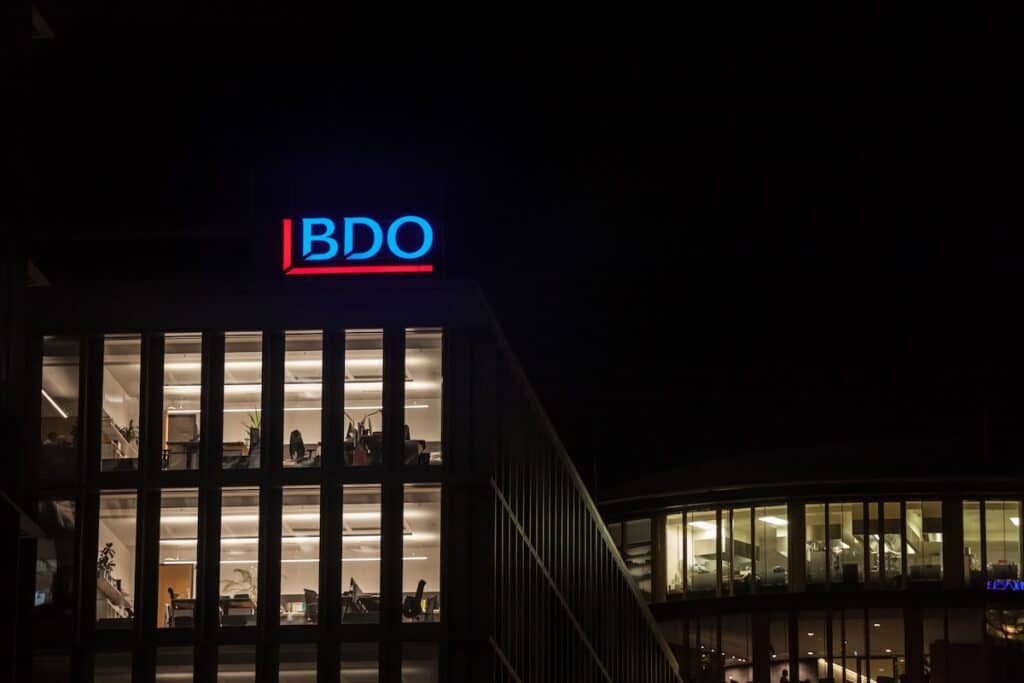 Facturation électronique, transparence des salaires : BDO prépare les PME à 2026