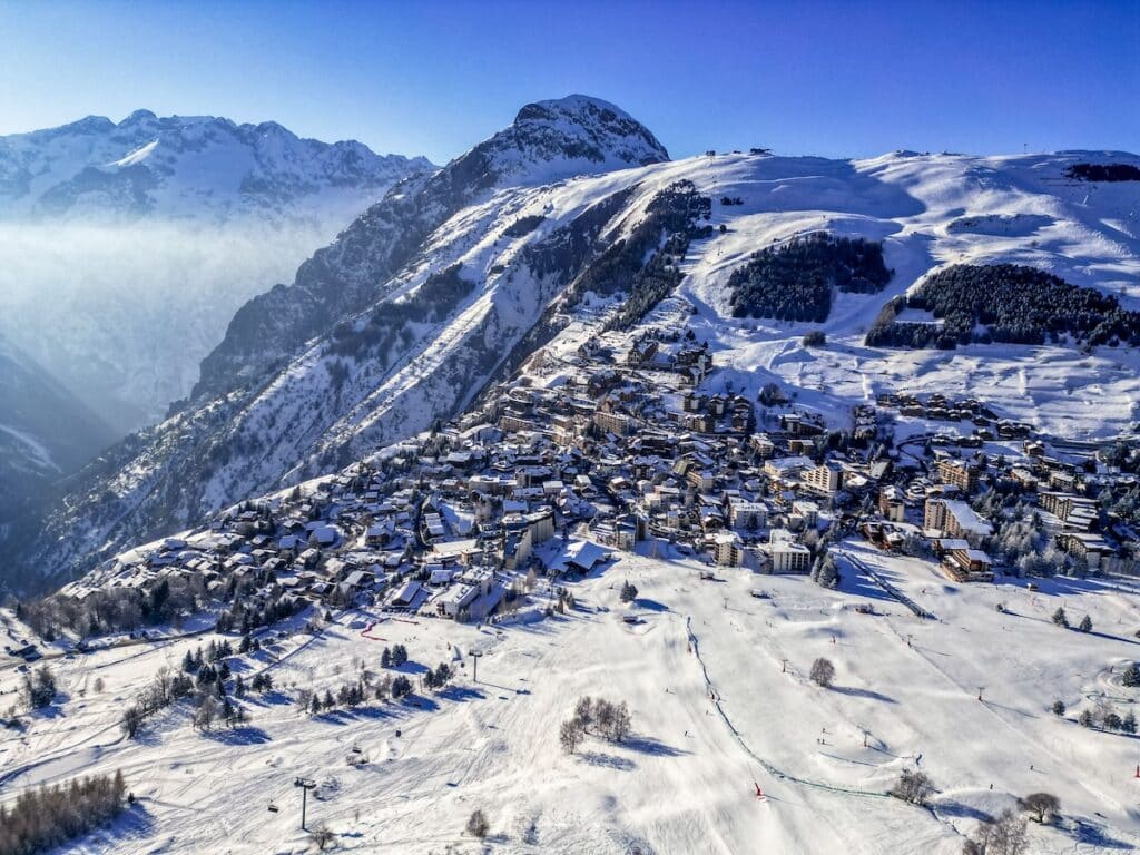Séjour ski en famille : pourquoi Les Deux Alpes est la station idéale pour les enfants ?