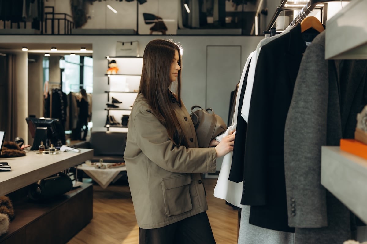 De la réunion au gala : comment construire une garde-robe adaptée aux événements professionnels ?
