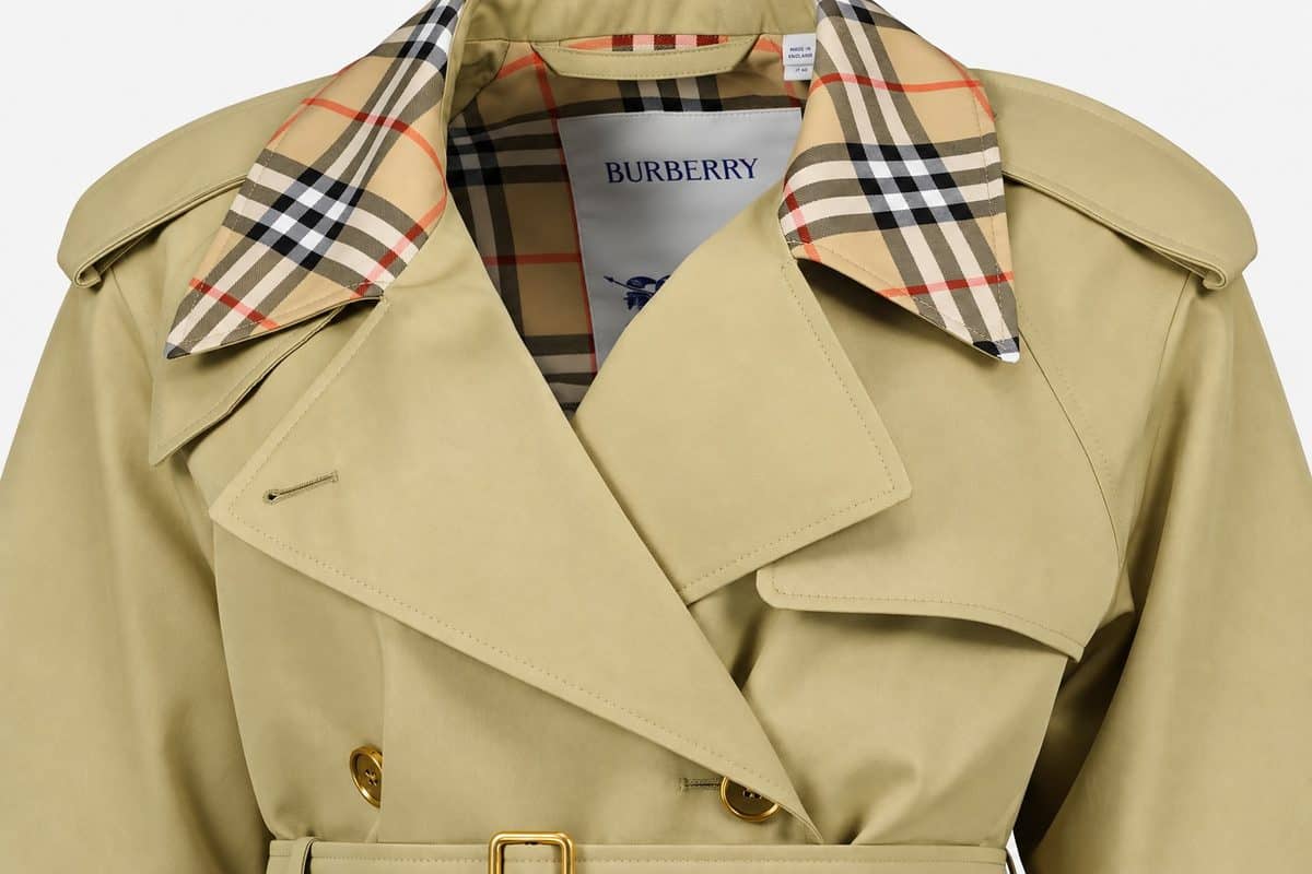 Le trench Burberry : décryptage d’un vêtement culte